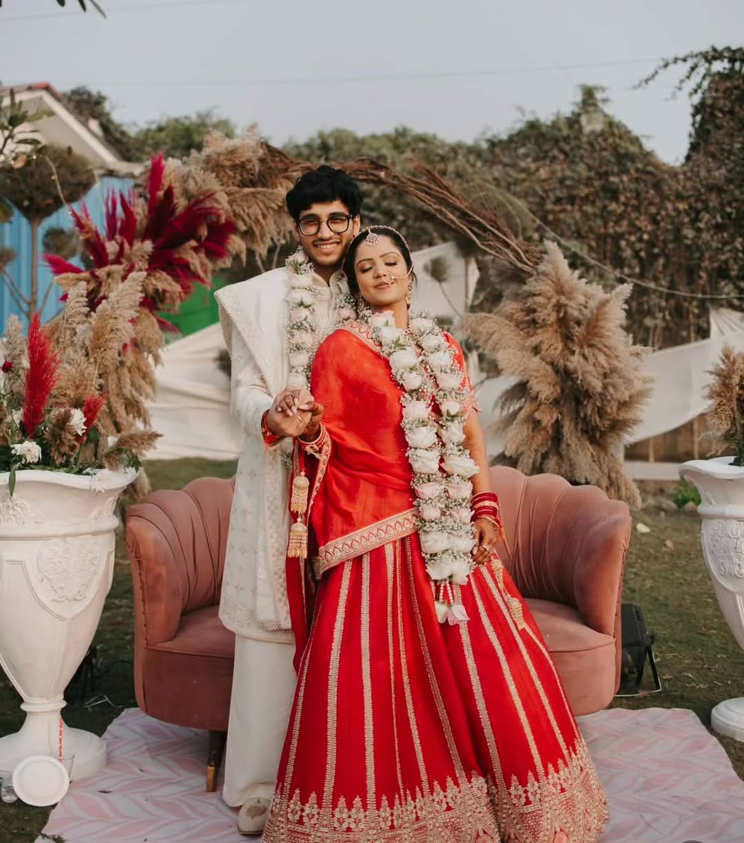 A canvas of love painted in white.🤍🤍Wedding planner- @the_weddingsahaVenue- @PrivatefarmnoidaW